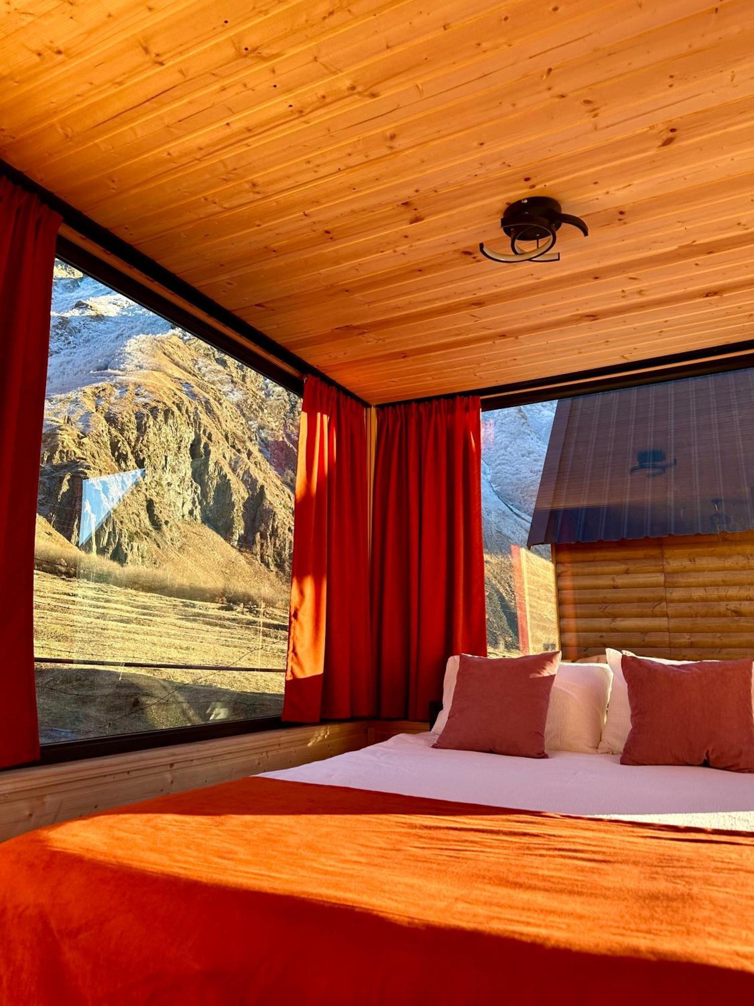 Kazbegi Inn Cottages Екстер'єр фото