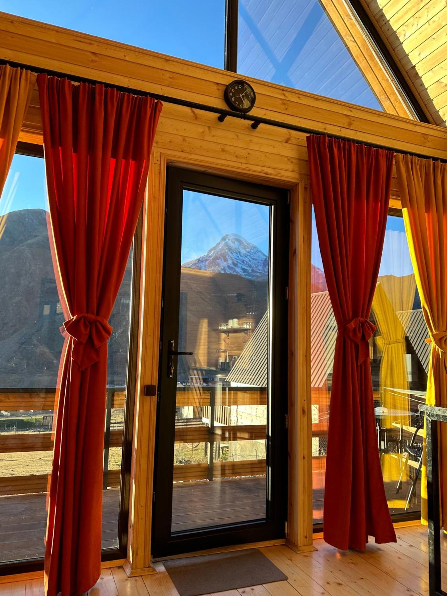 Kazbegi Inn Cottages Екстер'єр фото