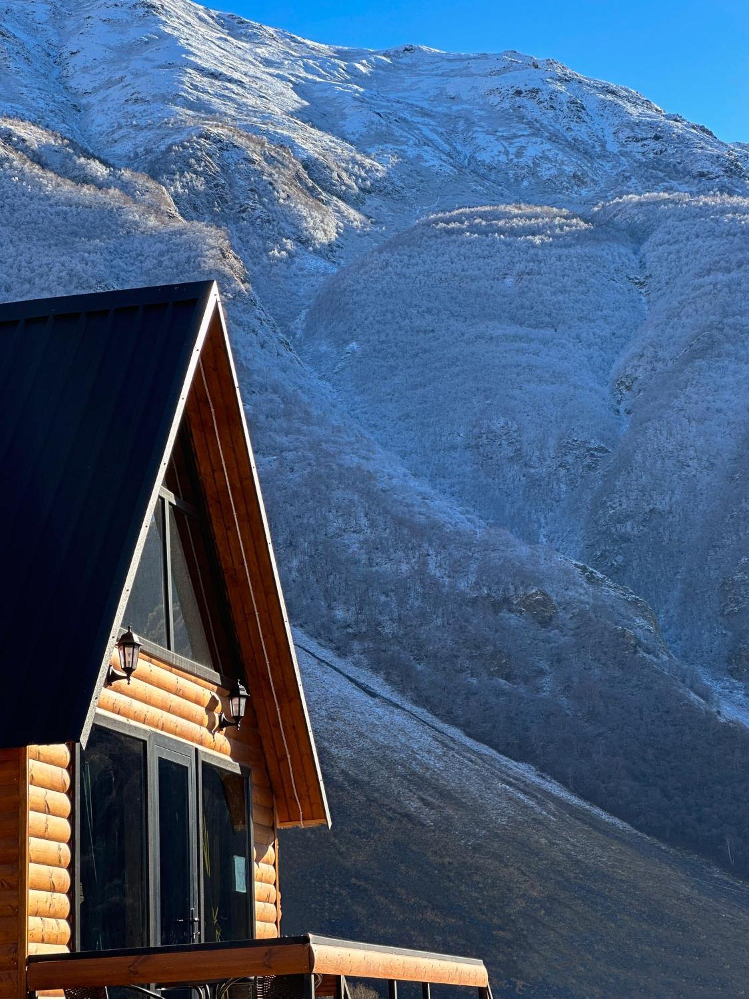 Kazbegi Inn Cottages Екстер'єр фото