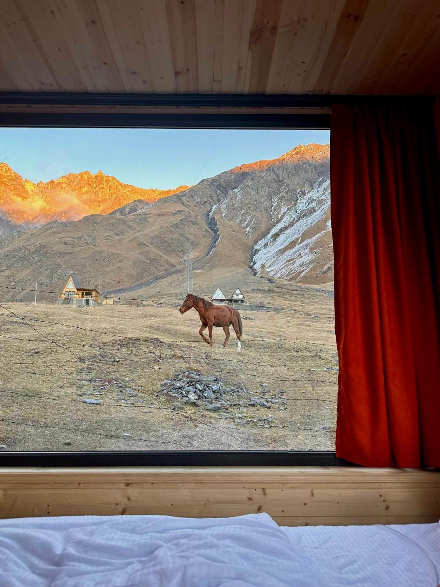 Kazbegi Inn Cottages Екстер'єр фото