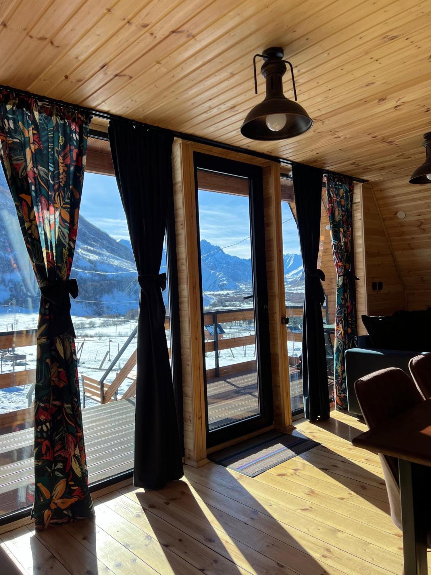 Kazbegi Inn Cottages Екстер'єр фото