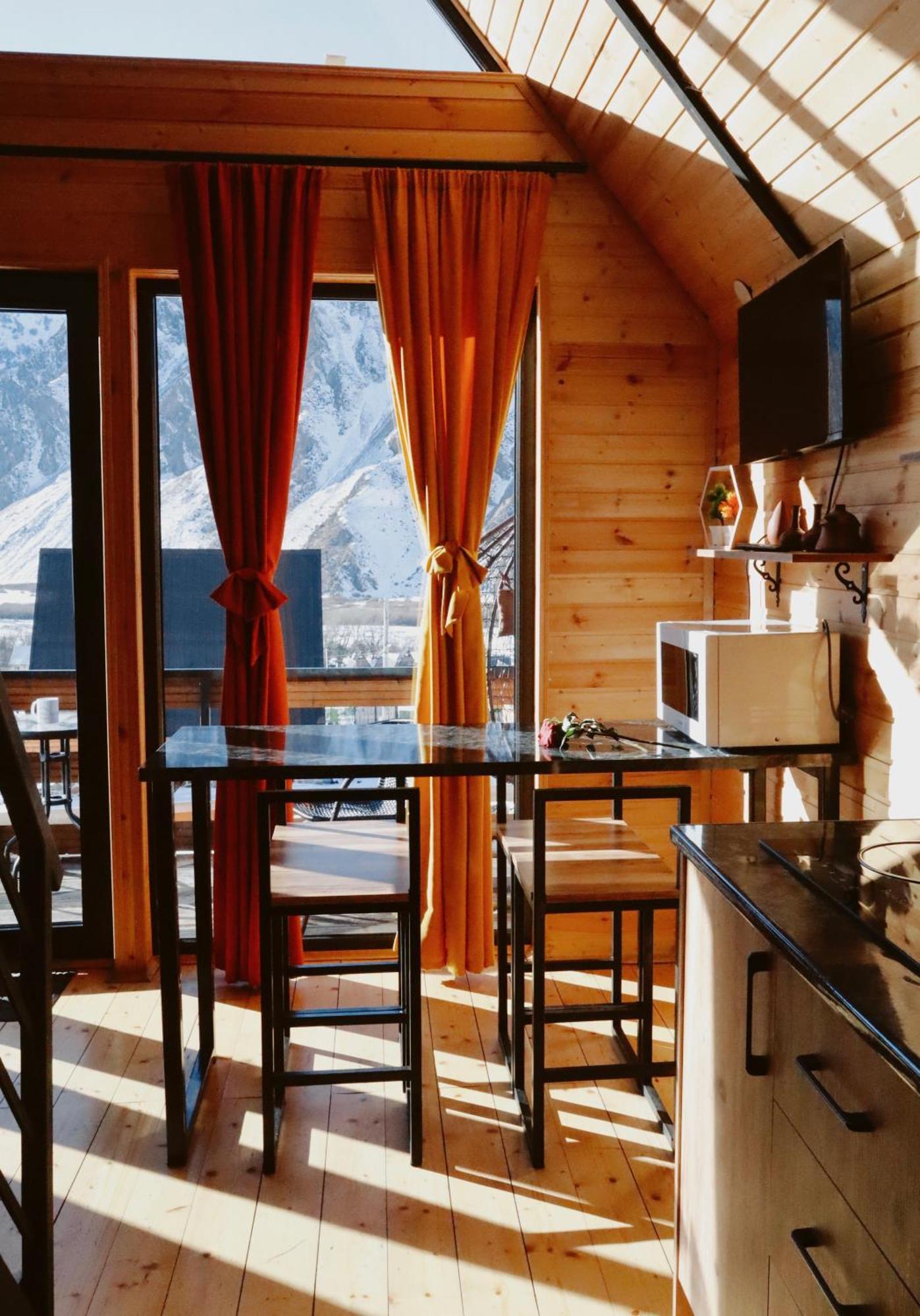 Kazbegi Inn Cottages Екстер'єр фото